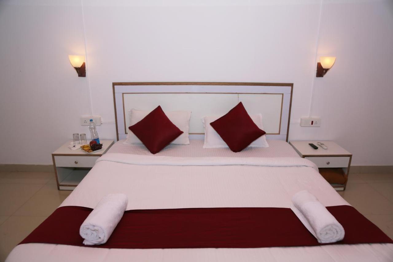 La Flora Beverly Hill Resort Madikeri Exterior photo